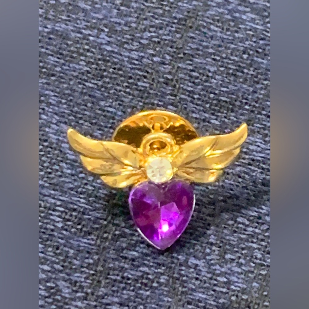 2002 AVON GOLDTONE TINY ANGEL FEBRUARY BIRTHSTONE PIN w/ BOX